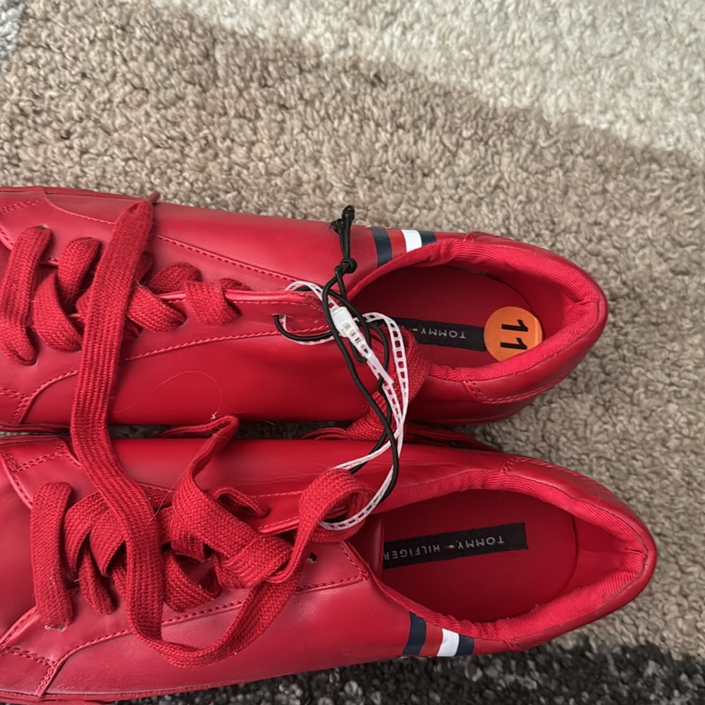 TOMMY HILFIGER Size 11 Red Sneakers Never worn - Picture 3 of 3